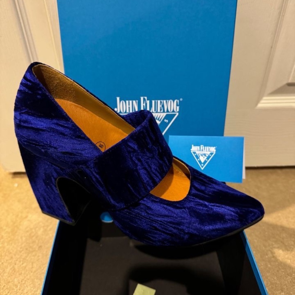 Fluevog, size 8, blue
